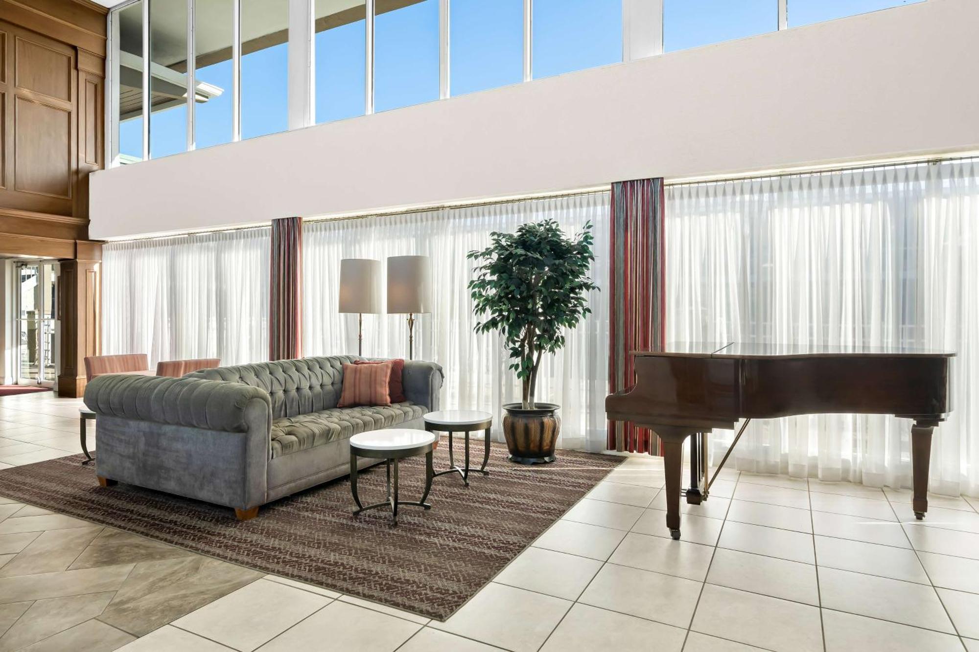 Brandywine Valley Inn Surestay Plus By Best Western Wilmington Exteriér fotografie